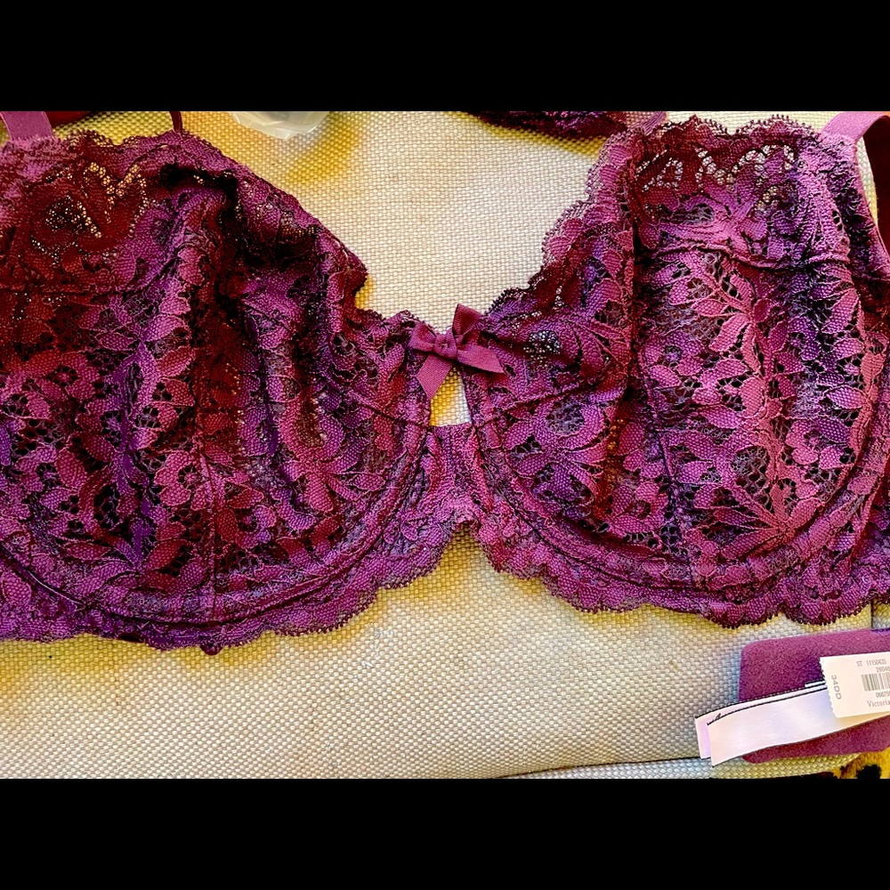 VS lace bra NWT